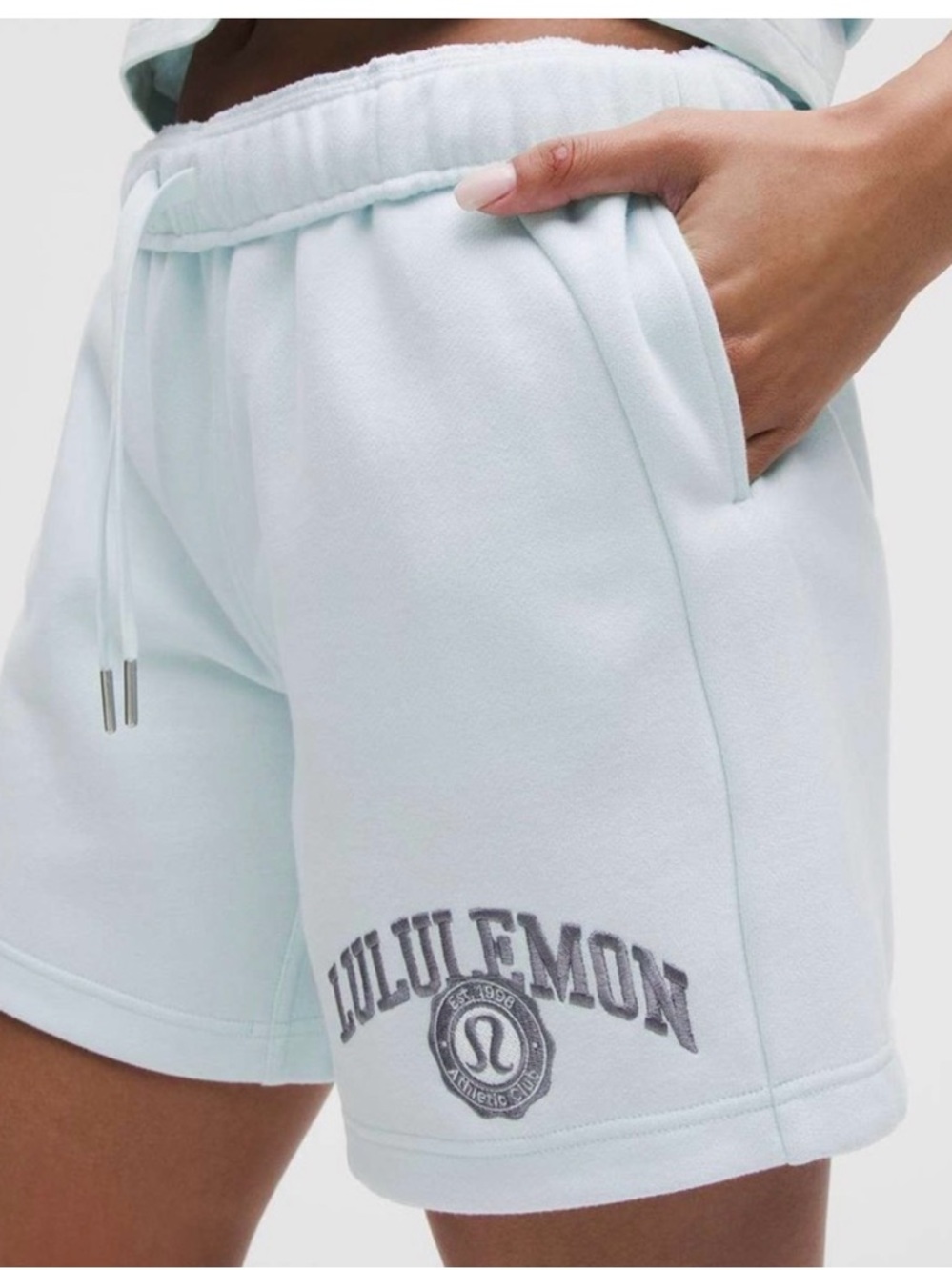 Lululemon Scuba Mid-Rise Oversized graphic Shorts size xs